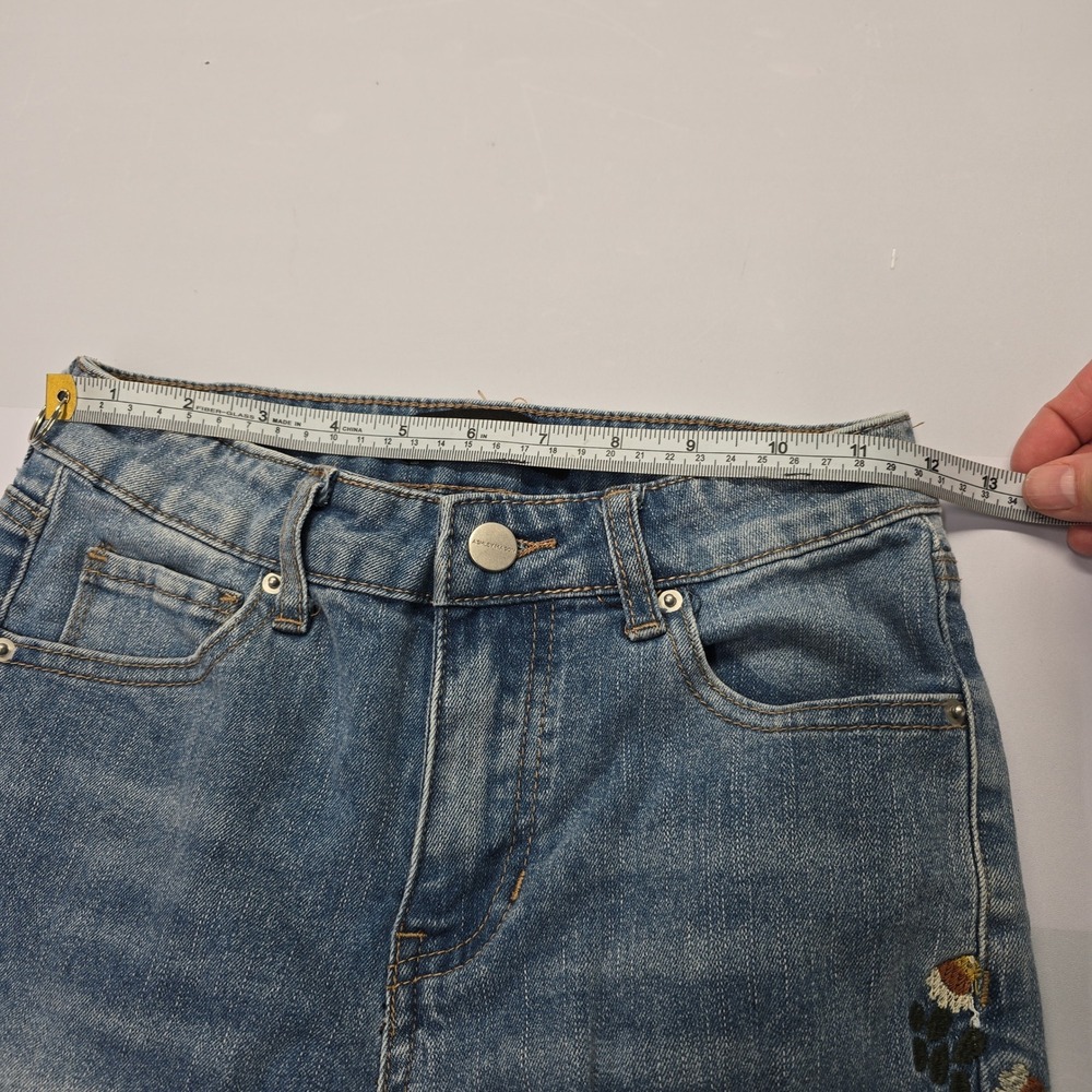 Embroidered Floral Blue Women’s Jeans - Picture 5 of 6